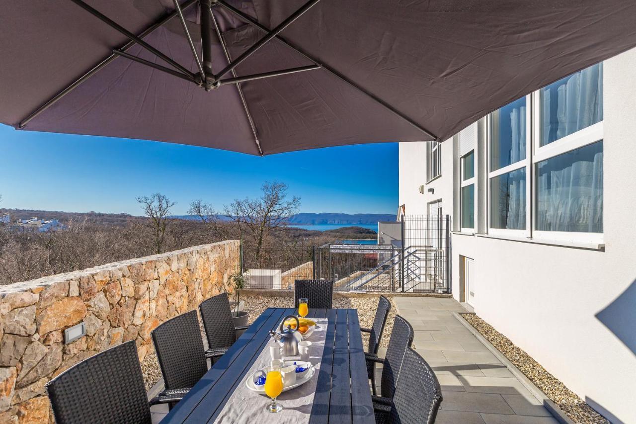 Apartments Solis Lacus Penthouse Njivice Exterior foto